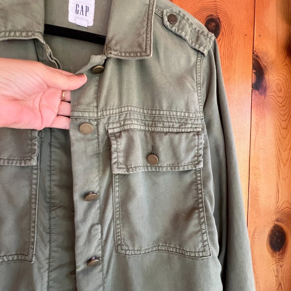 CLOSE OUT SALE: Gap Army Green Cargo Style Jacket - Large